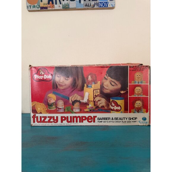 Vintage 1977 Play-Doh Fuzzy Pumper Barber Shop w/ Accessories & Original Box - Picture 8 of 10